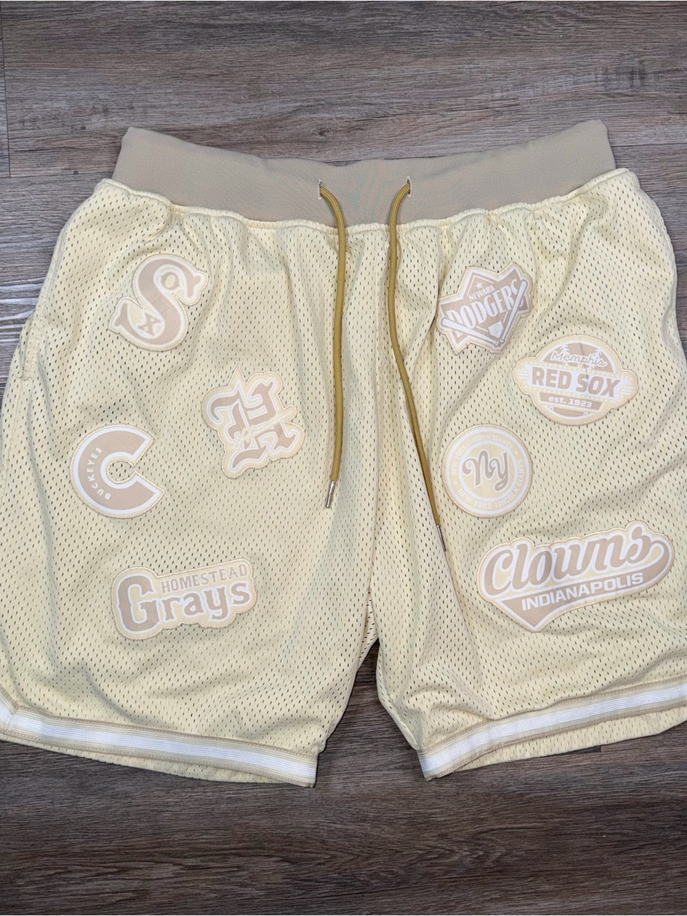Headgear Classics Shorts Mens 2XL Negro League Baseball Patches Gold Off White